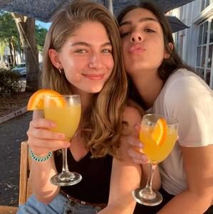 Meet your Posher, Juliana